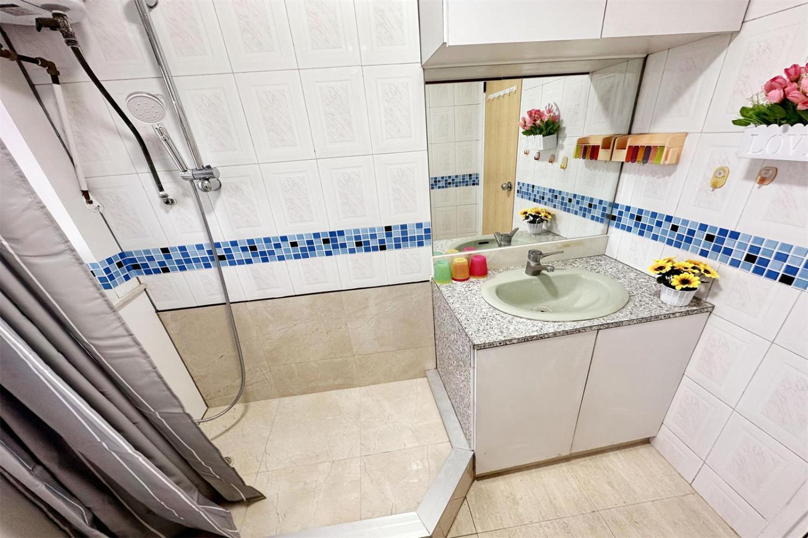 Fantastic Queen Beds, 4Rms Beside Mtr Grand 14Ppls 2 Bathrm Гонконг Экстерьер фото